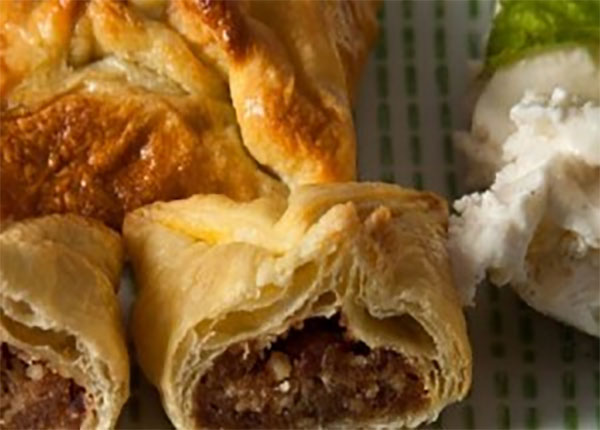 Pâte feuilletée fourrée de dattes Medjool et noix