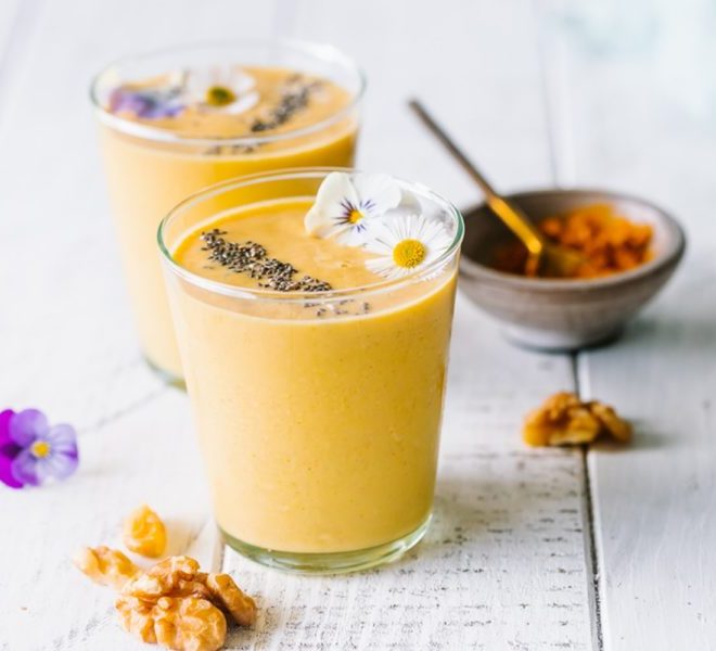 Yogourt frappé au curcuma, vanille et orange